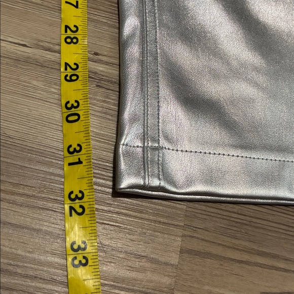 Abercrombie & Fitch Curve Love 90s relaxed fit Faux Leather Pant silver 4L NWT - Picture 10 of 13